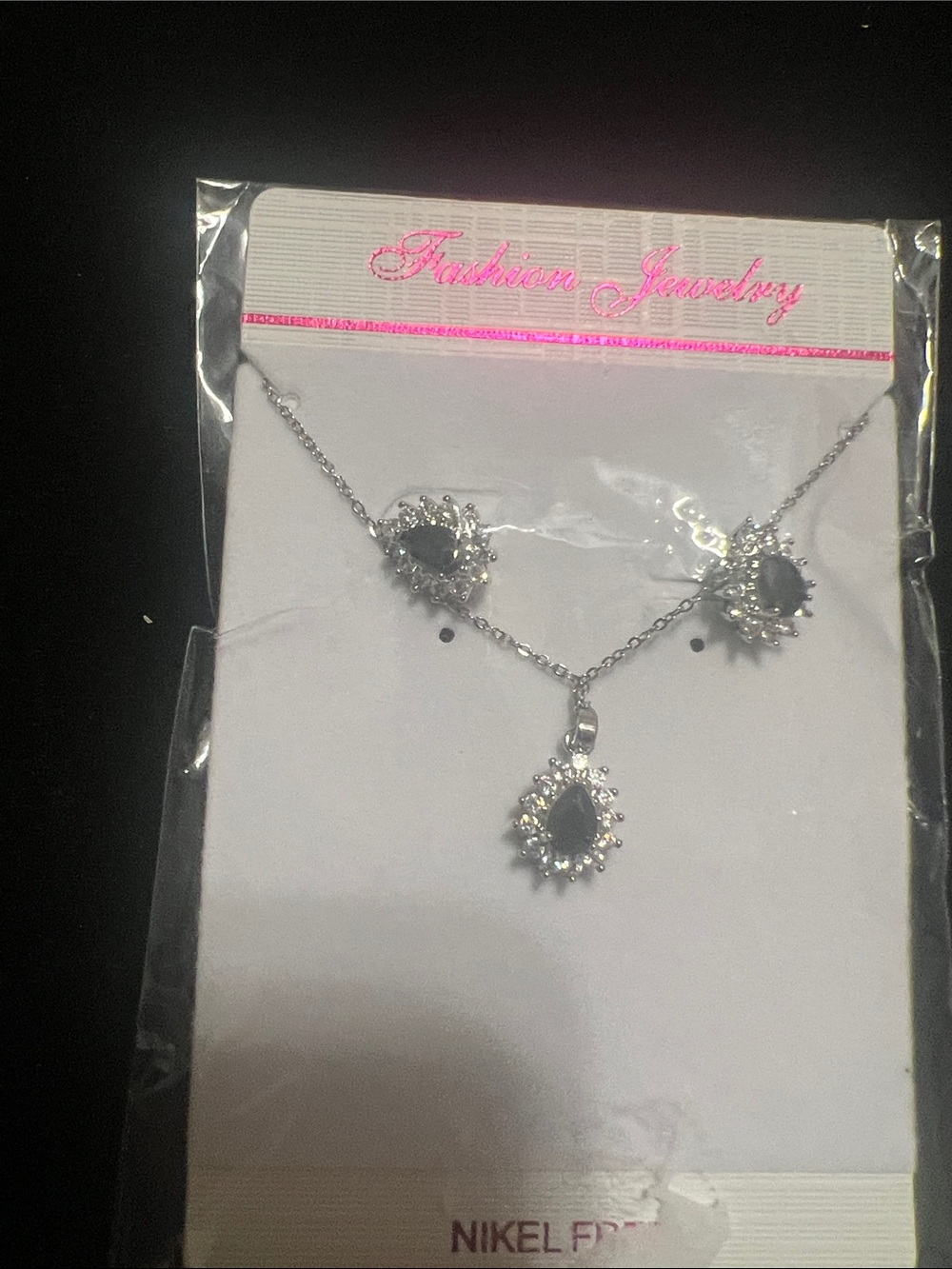 Fashion Jewelry Silver Necklace with Black Teardrop Stones